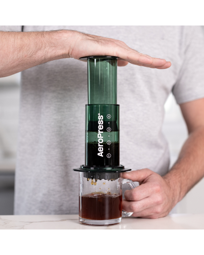 Cafetera AeroPress Clear-Verde con carafe