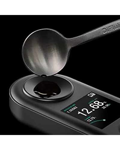 Difluid R2 Extract: Refractómetro TDS. Difluid en uso