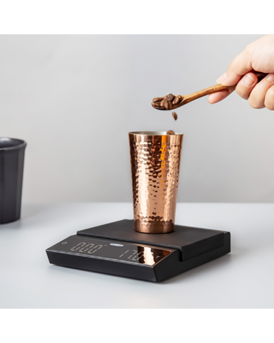 Felicita Balanza Incline con vaso dosificador y granos de cafe