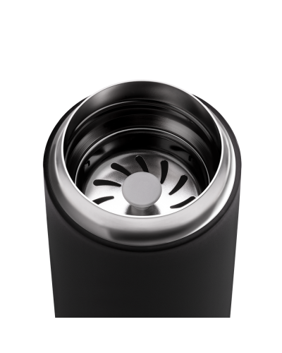 Fellow Carter Move Mug 12oz Matte Black close up of splash guard