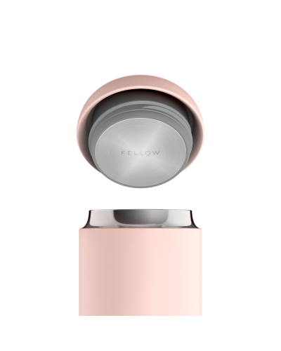 Fellow Carter Wide Mug 16oz Warm Pink lid