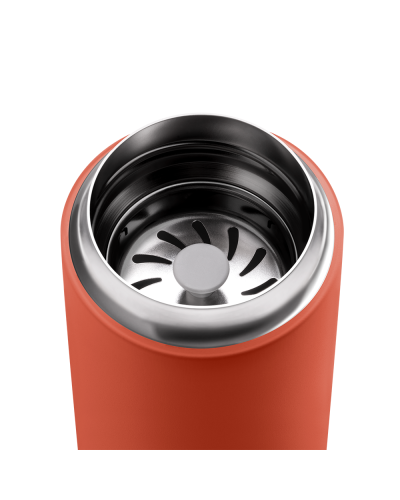 Fellow Carter Move Mug 16oz Corduroy Red close up splash guard