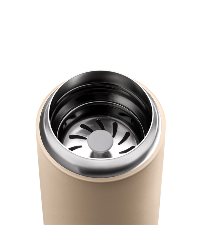 Fellow Carter Move Mug 12oz Sand Dune splash guard.