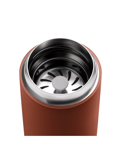 Fellow Carter Move Mug 12oz Sienna close up splash guard