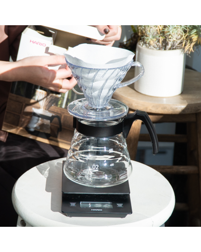 Hario V60 02 Craft Coffee Maker Black with scale