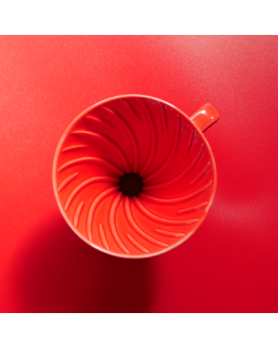 Hario V60 Dripper Cerámica 02-Rojo fondo rojo