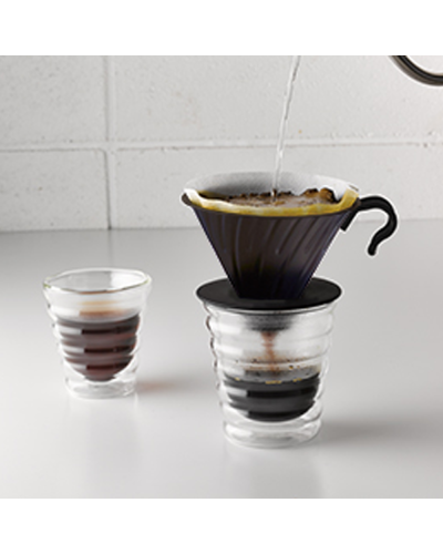 Hario V60 Dripper Metálico 02- Negro con taza de cristal