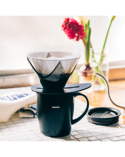 Hario V60 One Pour Dripper Mugen- Transparente Negro con taza