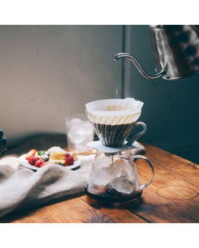 Hario V60 Glass Range Server 800ml lifestyle