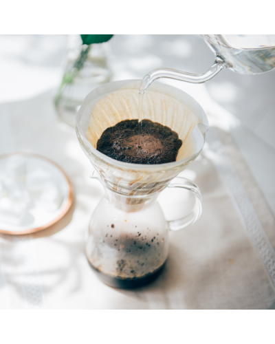 Hario Heatproof Decanter 600ml lifestyle