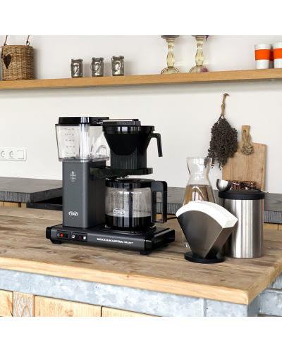 Moccamaster Select Matte Black on kitchen table