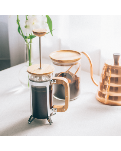 Hario Coffee Press Olive Wood 400ml lifestyle