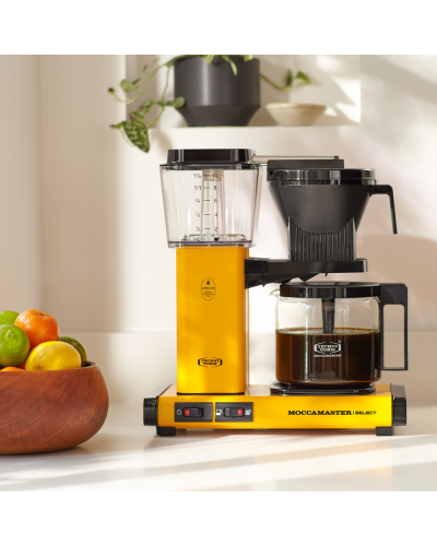 Moccamaster KBG Select Amarillo en cocina