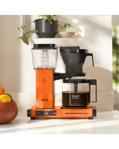 Moccamaster KBG Select Orange bright kitchen