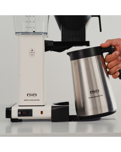 Moccamaster KBGT White placing the thermo