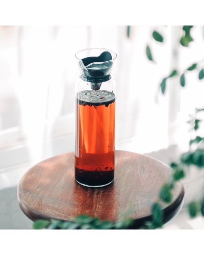 Hario Cold Brew Tea Filter In Pitcher 900ml Lifestyle