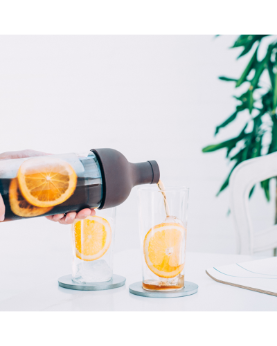 Hario Filter In Coffee Bottle 650ml Brown serving