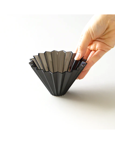 Origami Air Plastic Dripper S Black being held