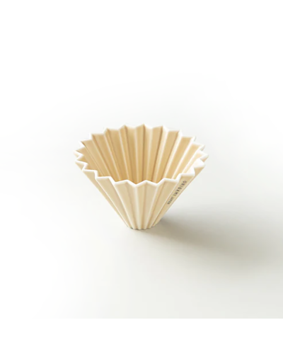 Origami Ceramic Dripper S Matte Beige de lado