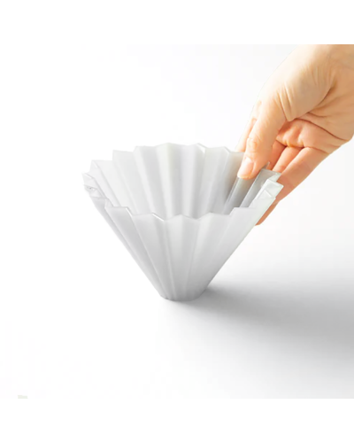 Origami Air Dripper Plástico M Gris Mate mano