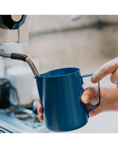 Rhinowares Stealth Jarra de Leche 360ml Azul lifestyle