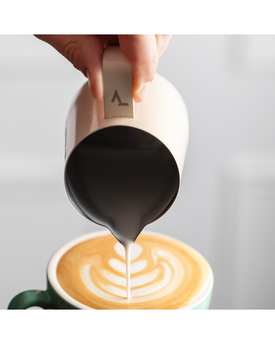 Victory Milk Pitcher 600ml Cream pouring