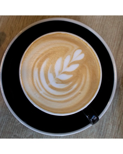Epic Taza y Plato Breakfast 360ml Negro con  diseño latte art
