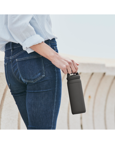 Kinto Day Off Tumbler 500ml Dark Grey lifestyle