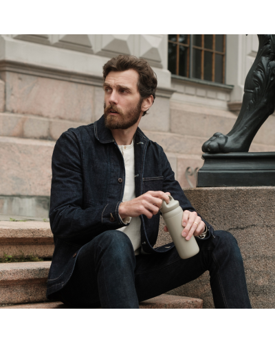 Kinto Day Off Tumbler 500ml Sand Beige lifestyle 1