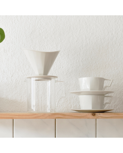 Kinto Oct Brewer 4 Cups White lifestyle