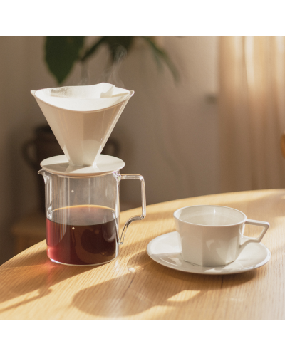 Kinto Oct Brewer 4 Cups White mesa