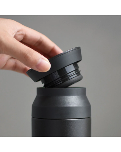 Kinto Travel Tumbler 500ml Black detalle