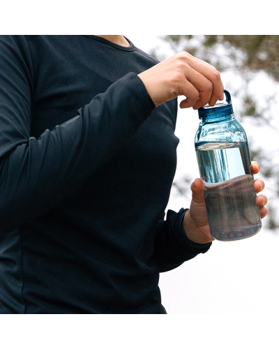 Kinto Water Bottle 500ml Blue lifestyle