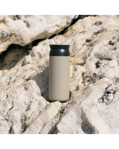 Kinto Vaso Térmico de Viaje 500ml Arena fuera