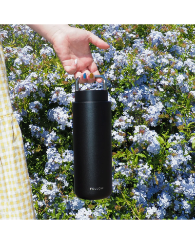 Fellow Carter Carry 32oz Stone Black lifestyle
