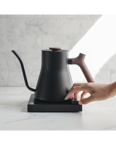 Fellow Hervidor Stagg EKG Pro Negro/Madera lifestyle