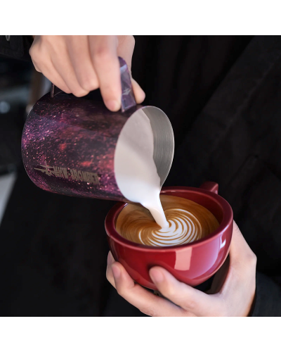 MHW3Bomber Jarra de Leche 3.0 Clásica 450ml Morado Latte art