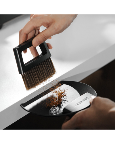 MHW3Bomber Coffee Bar Brush Black with pan.