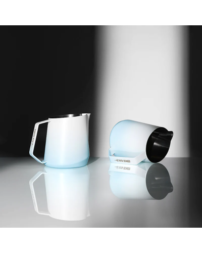 Set of Mhw3bomber GT Milk Pitchers 600ml Gradient Blue