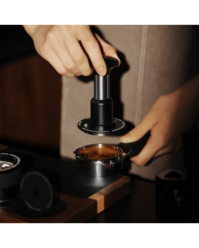 MHW3Bomber Knight Impact Tamper Threaded Base 53.35mm Black portafilter