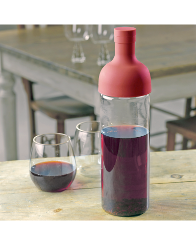 Hario Cold Brew Tea Bottle 750ml Bright Pink lifestyle