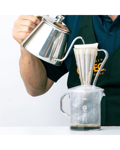 Cafec Flower Dripper Deep 27 Transparente haciendo café