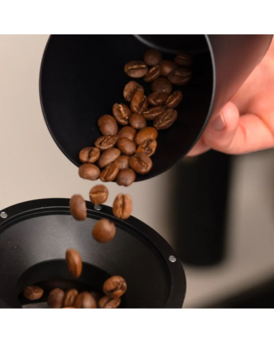 Subminimal Subscale Digital Dosing Cup pour coffee into grinder