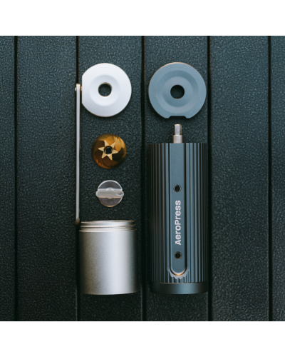 AeroPress Molinillo Manual con todos las piezas